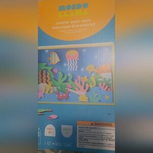 Mondo Llama Seascape Diorama Kit - Blue and Orange